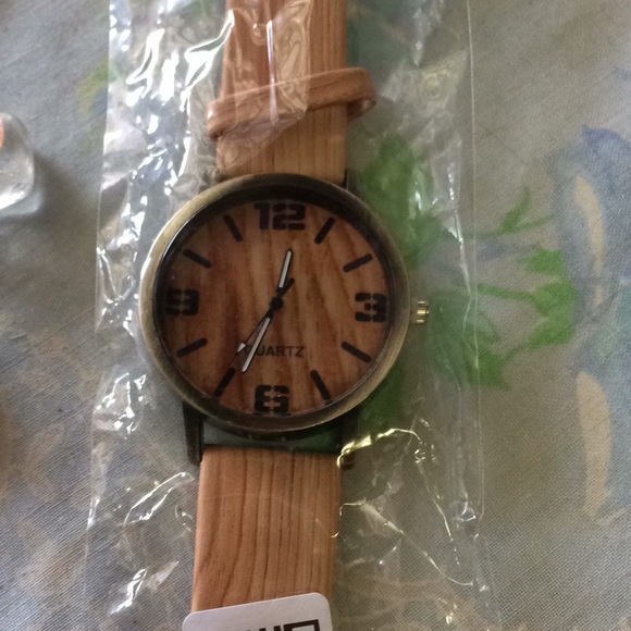 Free add on wood grain watch - Picture 2 of 4